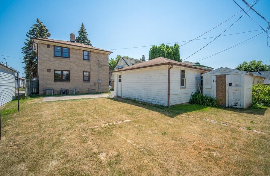 Building Photo - 7936 W Becher St