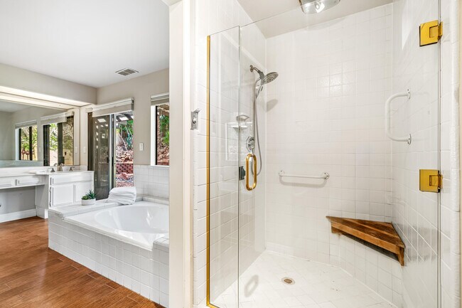 Building Photo - 37 Santo Domingo Dr