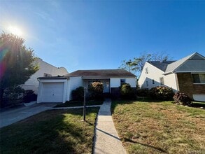 Building Photo - 518 W Olive St