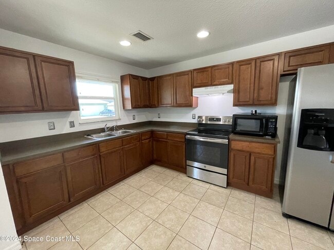 Building Photo - 1000 Dames Ct