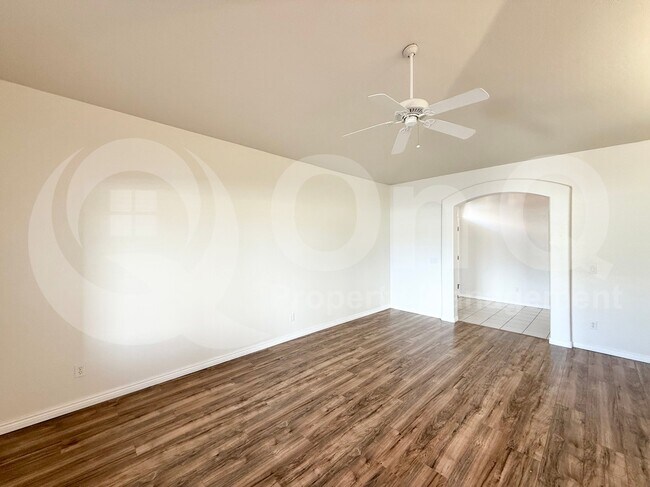 Building Photo - 320 S 70th St