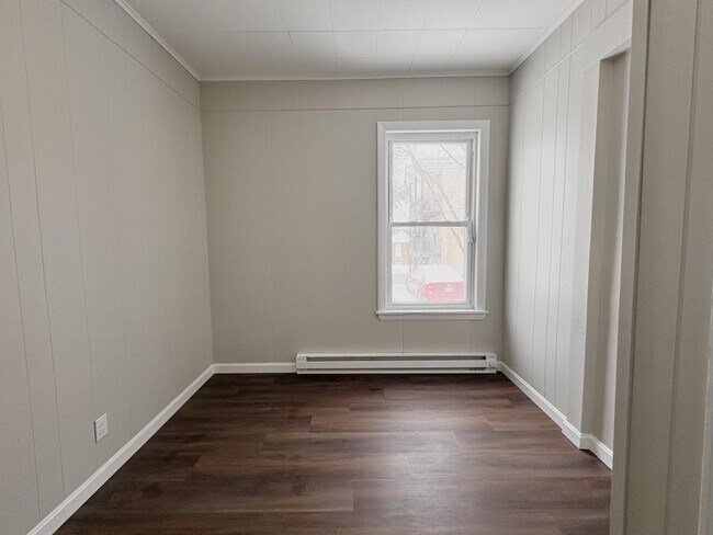 Building Photo - 28 Bartlett St