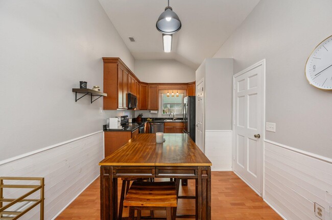 Building Photo - 1221 Charleston Cir