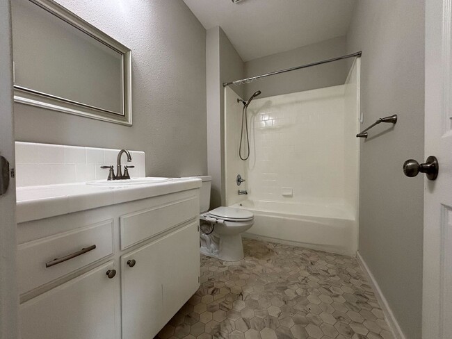 Building Photo - Beautifully Renovated 4-Bedroom Home on a ...