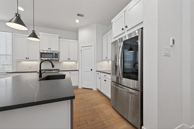 Building Photo - 177 Hidden Peak Dr