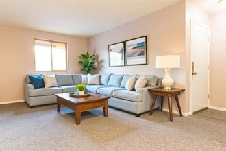 Building Photo - Beautifully Updated 2-Bedroom in Grove Park—Transit Access