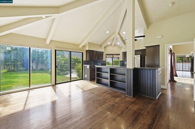 Building Photo - 51 Deer Meadow Ln
