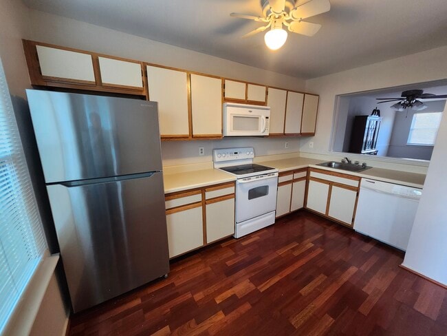 Building Photo - 5 Old Knife Ct