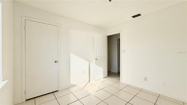 Building Photo - 810 Seminole Ave