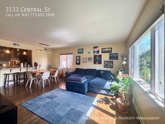 Building Photo - 3133 Central St