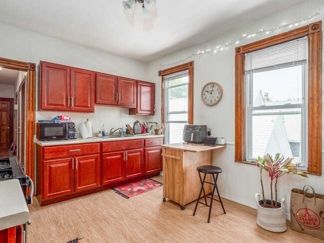 Primary Photo - 531 Norwest Dr