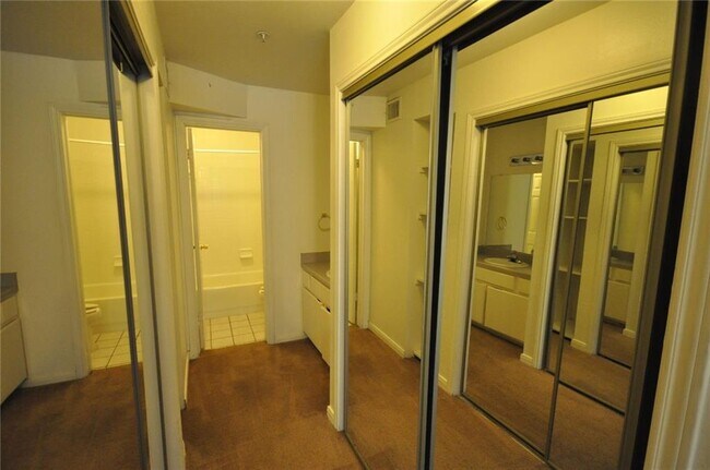 Building Photo - 501 W 26th St