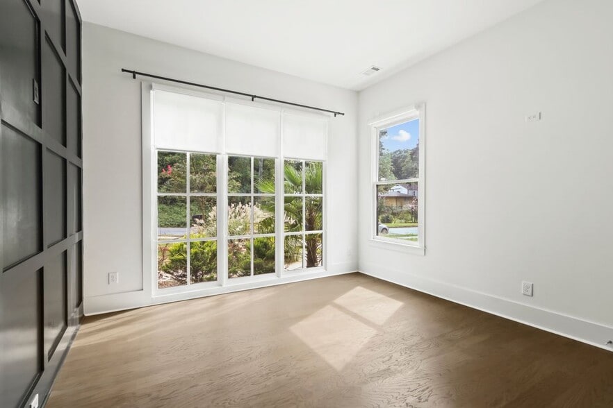 Building Photo - 1241 Bridges Ave SW