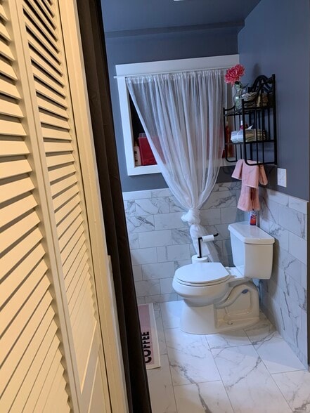 Building Photo - 6675 Canterbury Dr