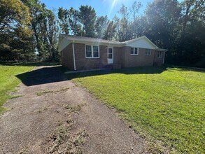 Building Photo - 137/139 Pisgah Drive