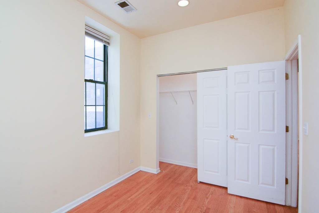 Building Photo - 218 W Division St