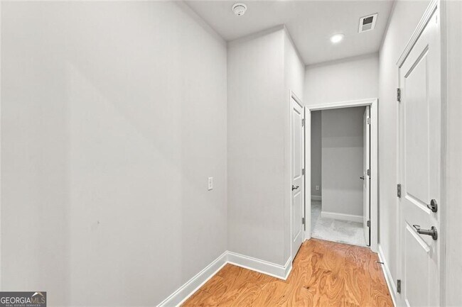 Building Photo - 406 Riverclub Rd