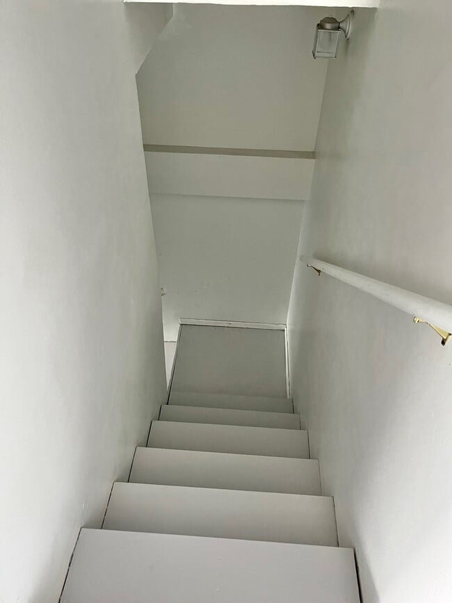 Building Photo - Pheasant Glen Town House #12