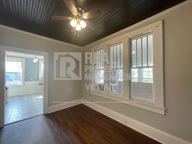 Building Photo - 2694 Cherokee Ave