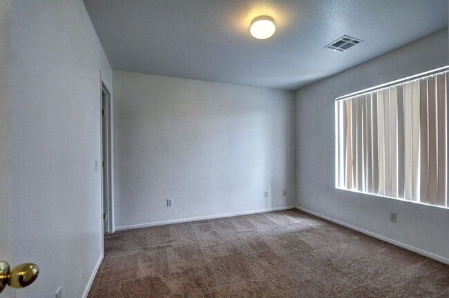 Building Photo - 5332 N Carlsbad Heights St