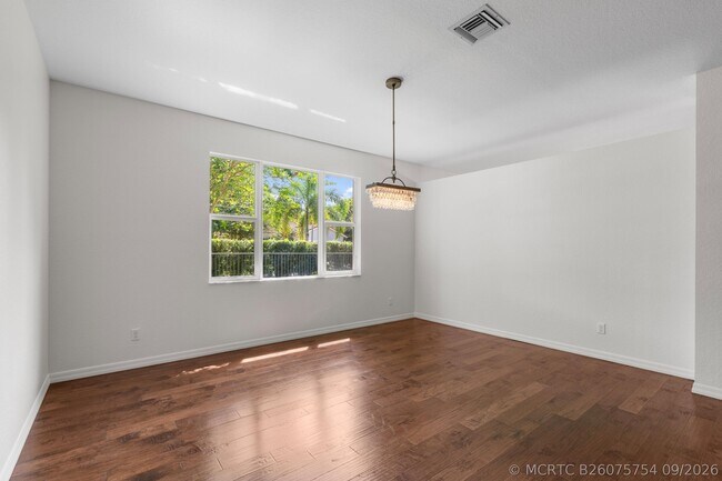 Building Photo - 102 Crab Cay Way
