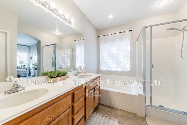 Building Photo - 32890 Charmes Ct