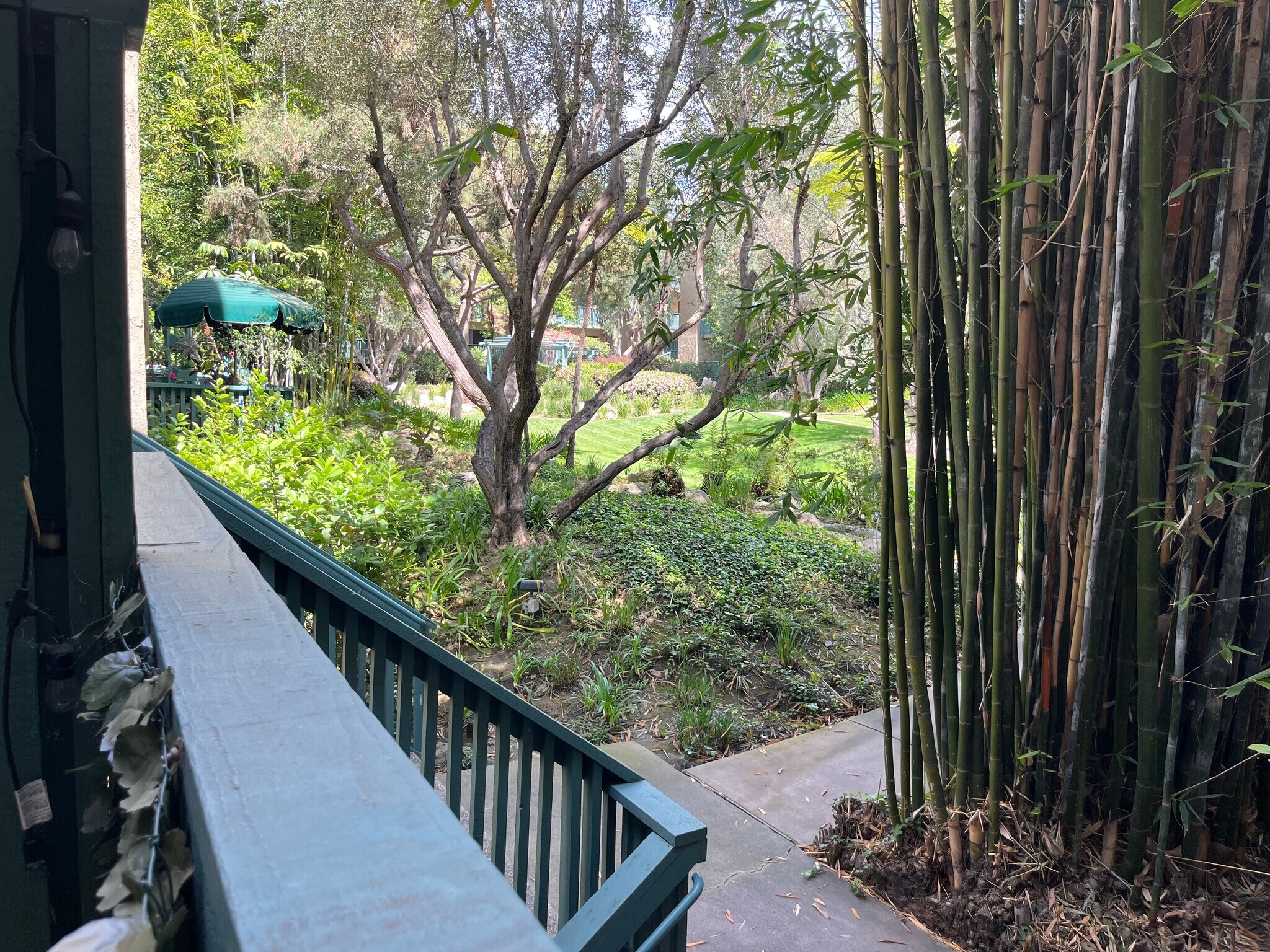 Building Photo - 552 N Bellflower Blvd