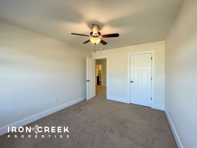 Building Photo - 24 Onteora Oaks Dr