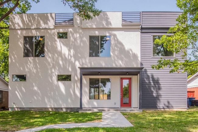 Building Photo - 8718 Boundbrook Ave