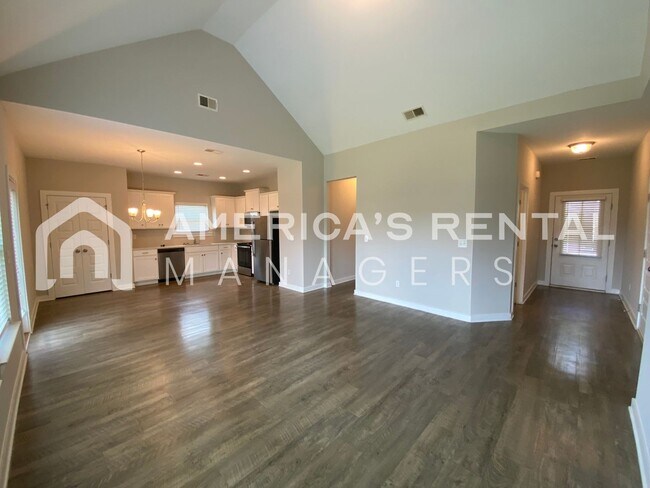 Building Photo - Home for Rent in Clanton, AL!