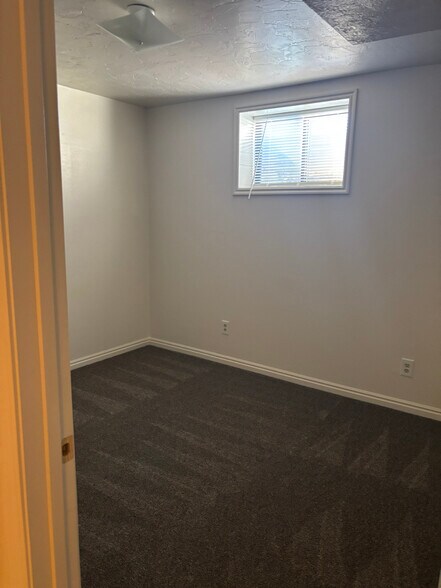 Building Photo - 3823 E Michelle St