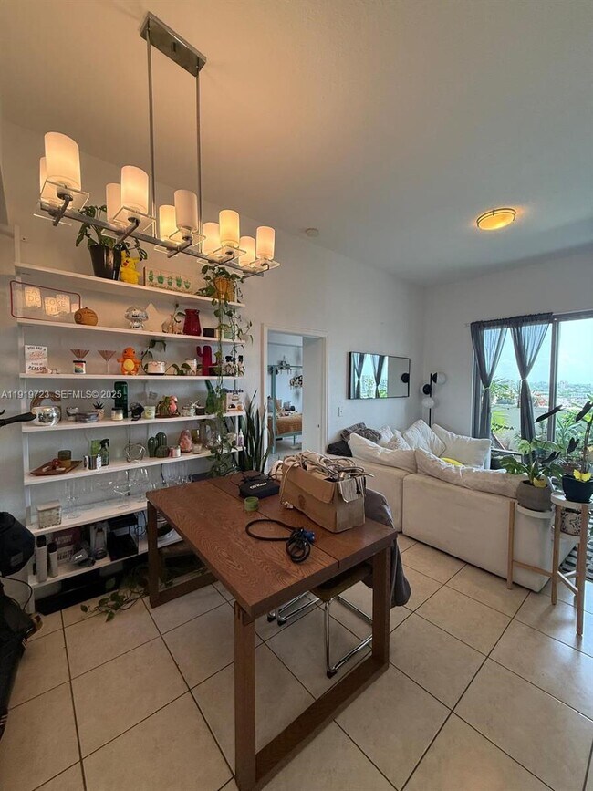 Building Photo - 36 NW 6th Ave