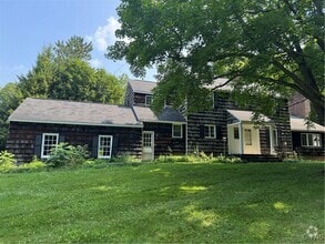 Building Photo - 6891 Woodchuck Hill Rd