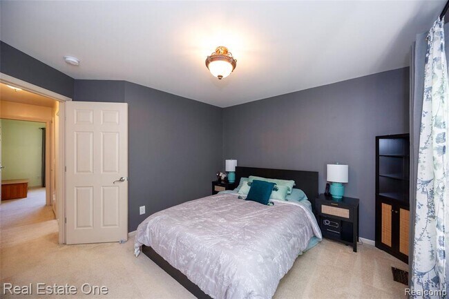 Building Photo - 3481 Castlewood Ct
