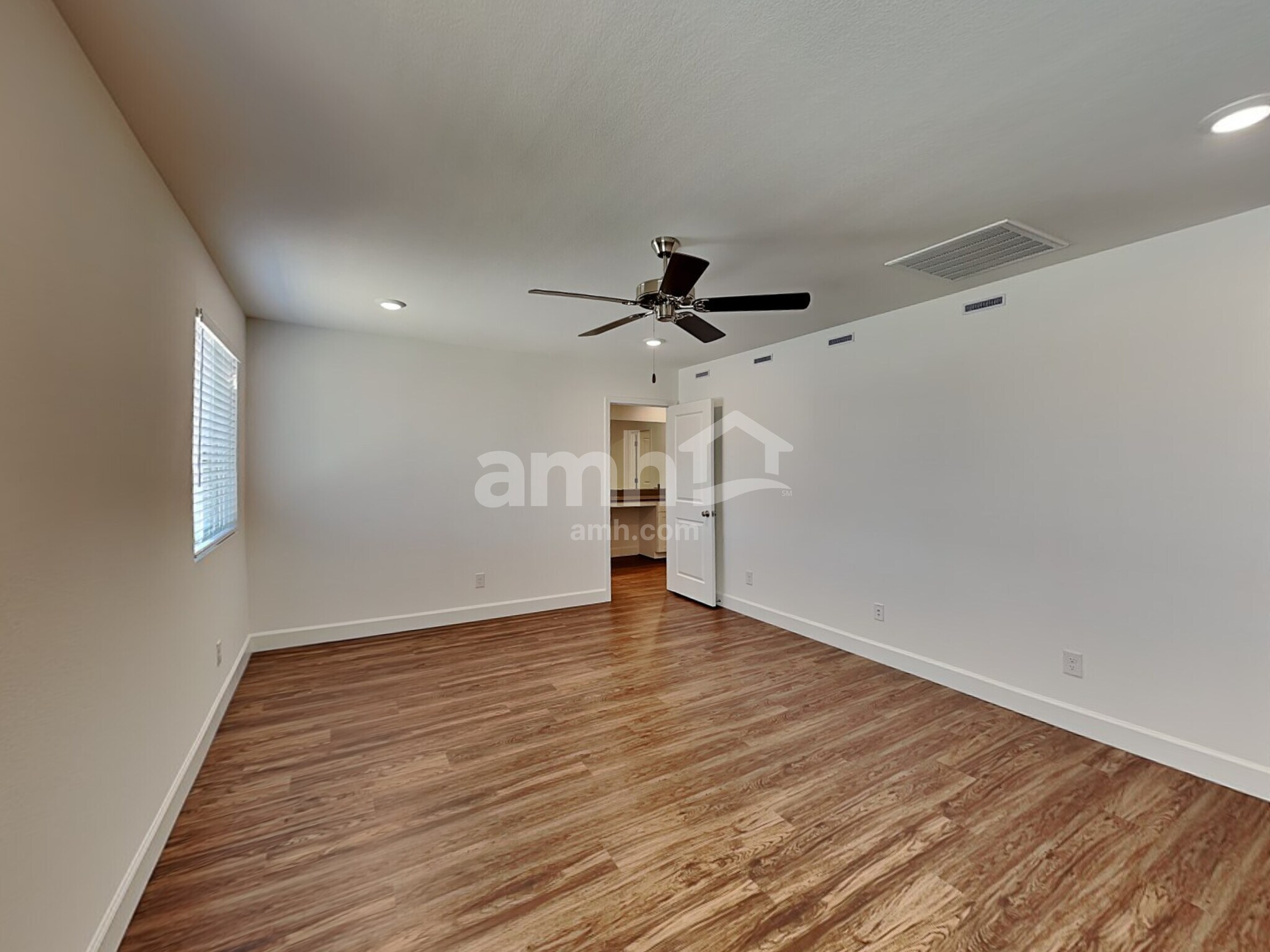 Building Photo - 10132 W Oleta Ave