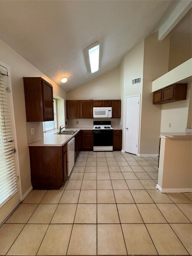 Building Photo - 4707 Innsbruk Dr