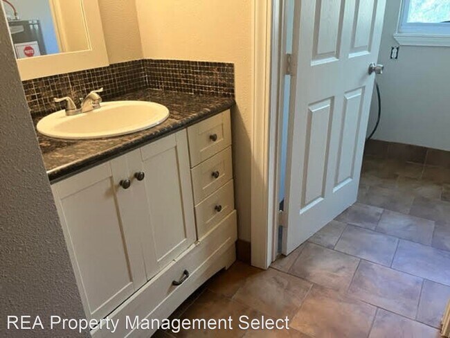 Building Photo - 3 br, 2 bath House - 7021 Hurst Ln