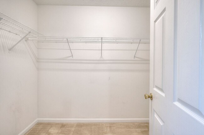 Building Photo - 665 Walnut Creek Dr NW