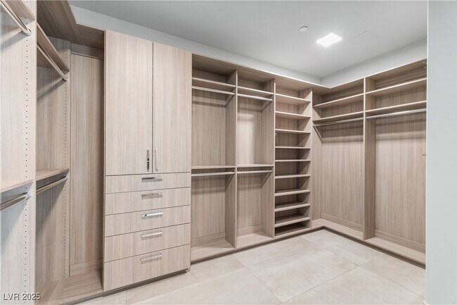Building Photo - 386 Tranquil Peak Ct