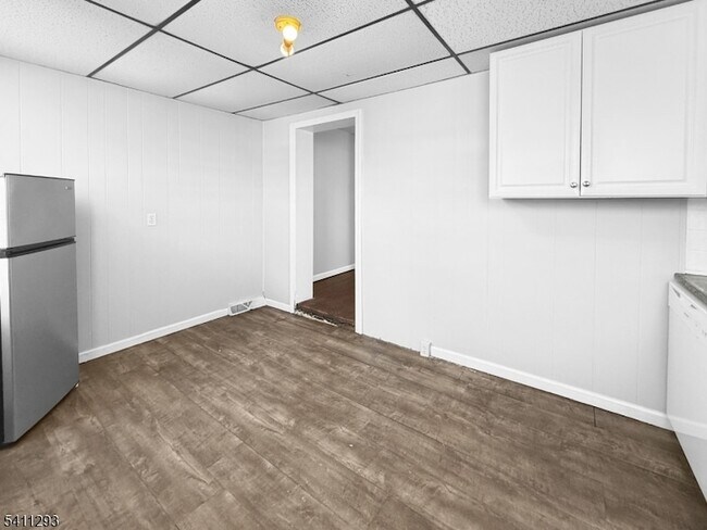 Building Photo - 201 Cedar Alley