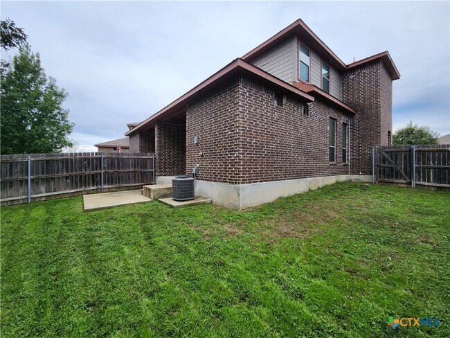 Building Photo - 622 Creekside Cir