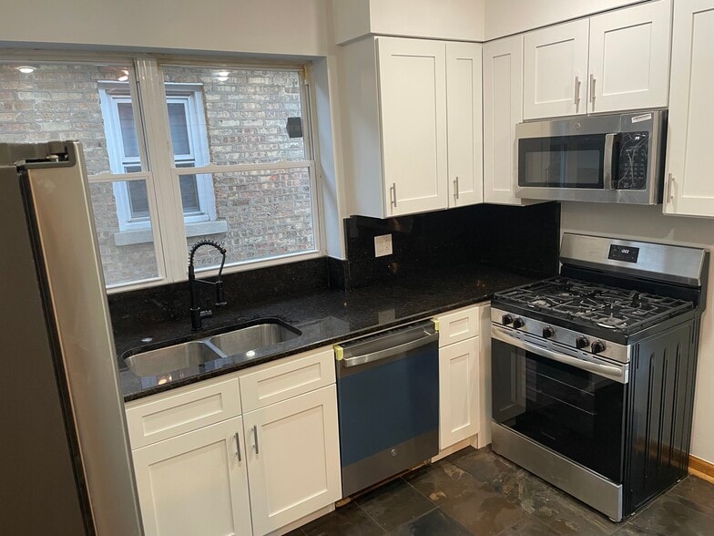 Building Photo - 3111 N 78th Ave