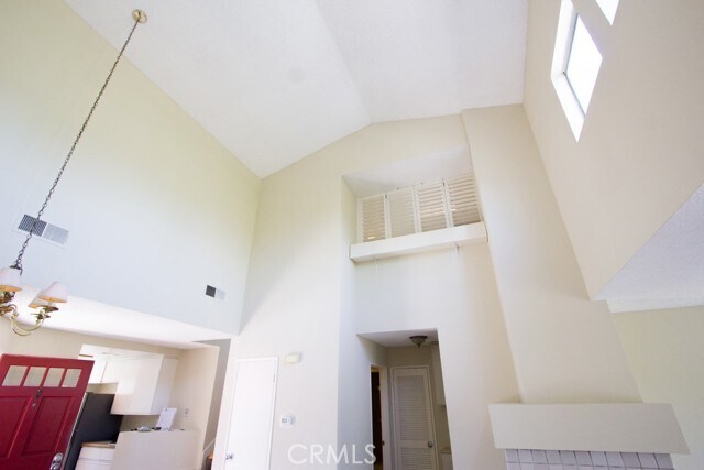 Building Photo - 5 Elmbrook