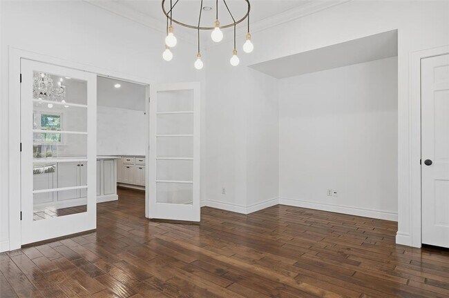 Building Photo - 1305 Kenilworth Rd