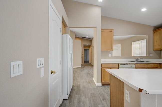 Building Photo - Single Family Home in N Las Vegas Aliante Area