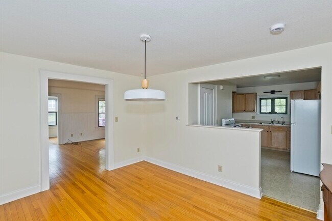 Building Photo - 57 Woods Ave
