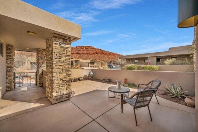 Building Photo - Beautiful  home in Entrada!