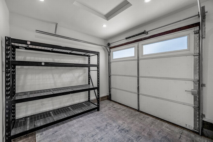Bonus room - 7741 Goddard Ave