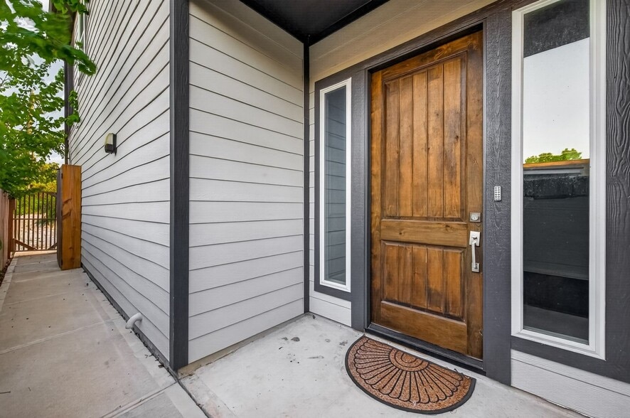 Building Photo - 4221 Galesburg St