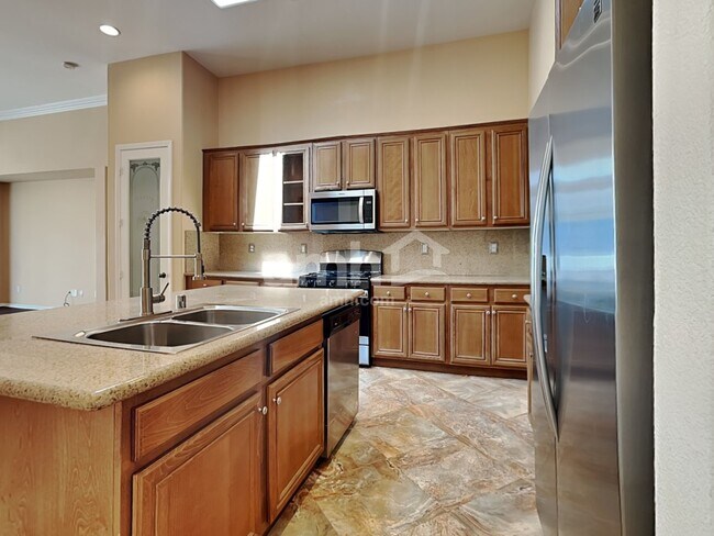 Building Photo - 2028 Silver Blaze Ct